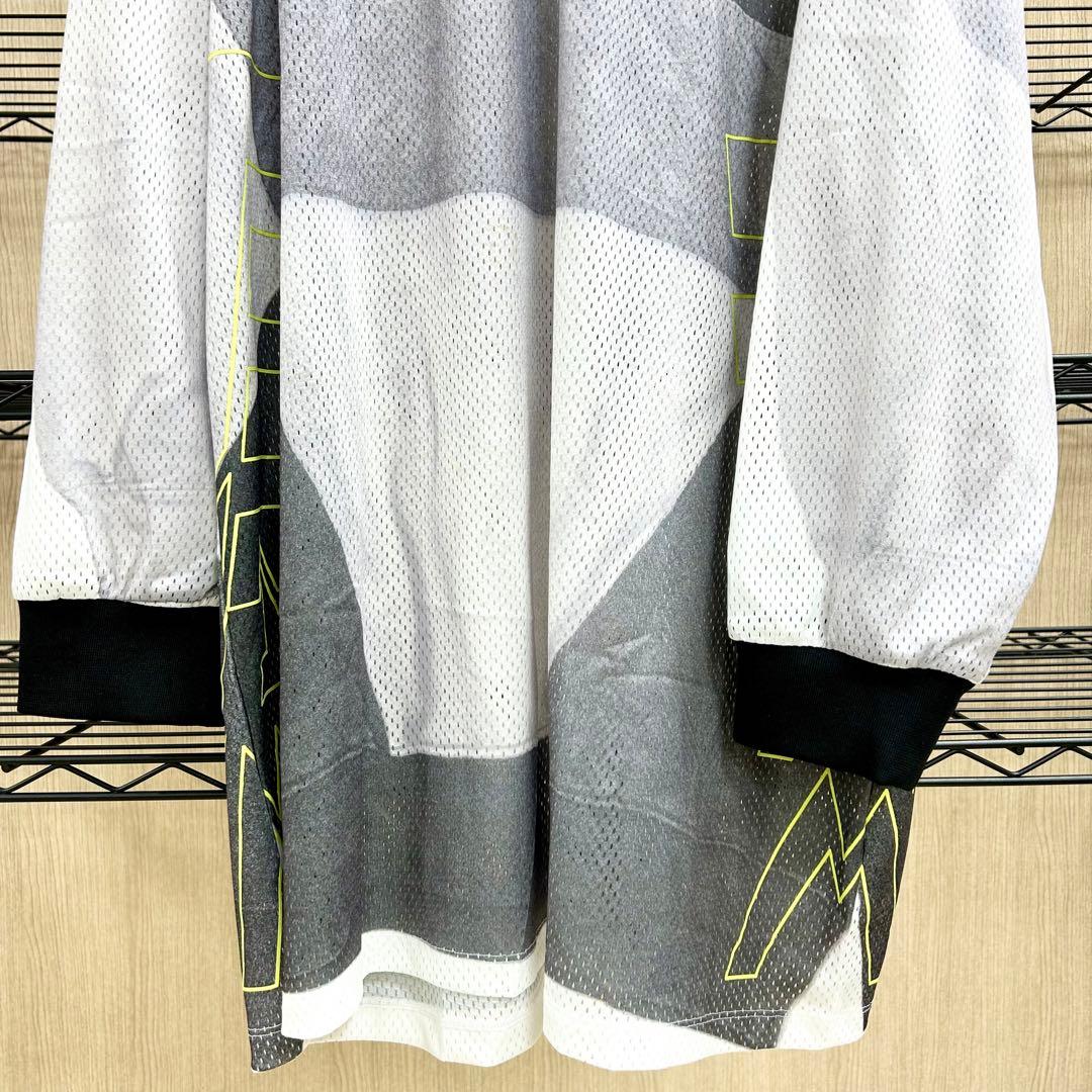 新品未使用！　adidas グラフィックメッシュ長袖Tシャツ　グレー
