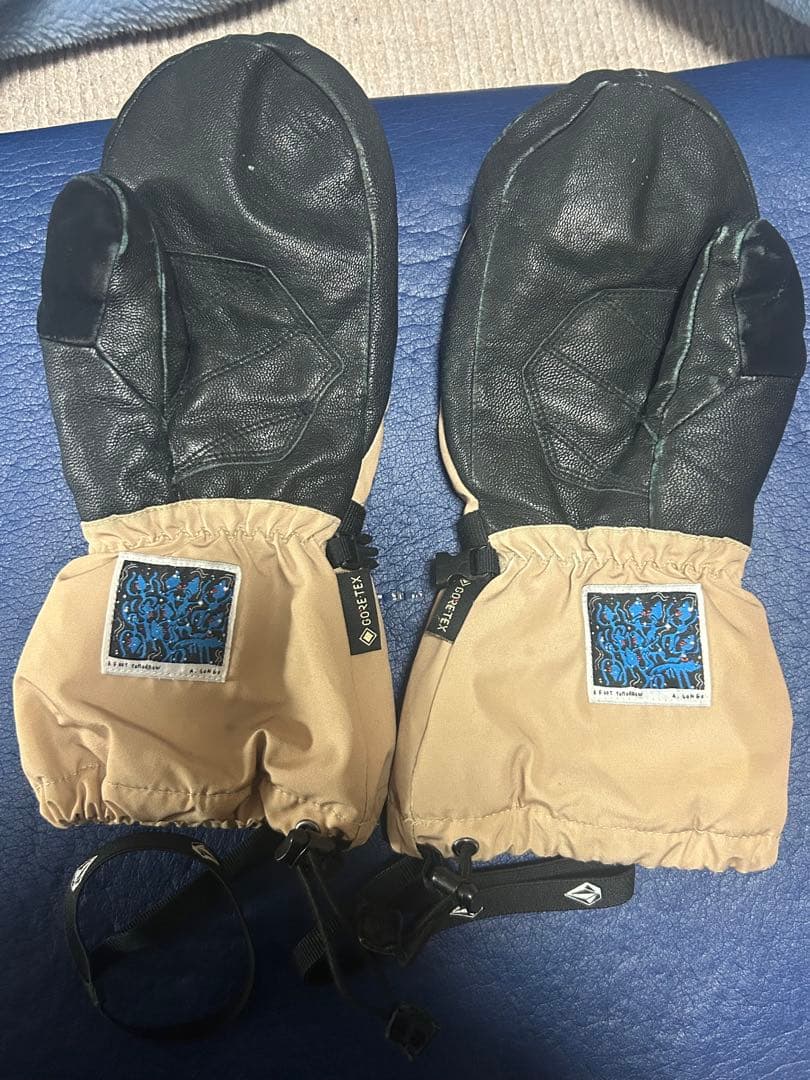 希少 VOLCOM GORE-TEX ミトングローブ アーサーロンゴ