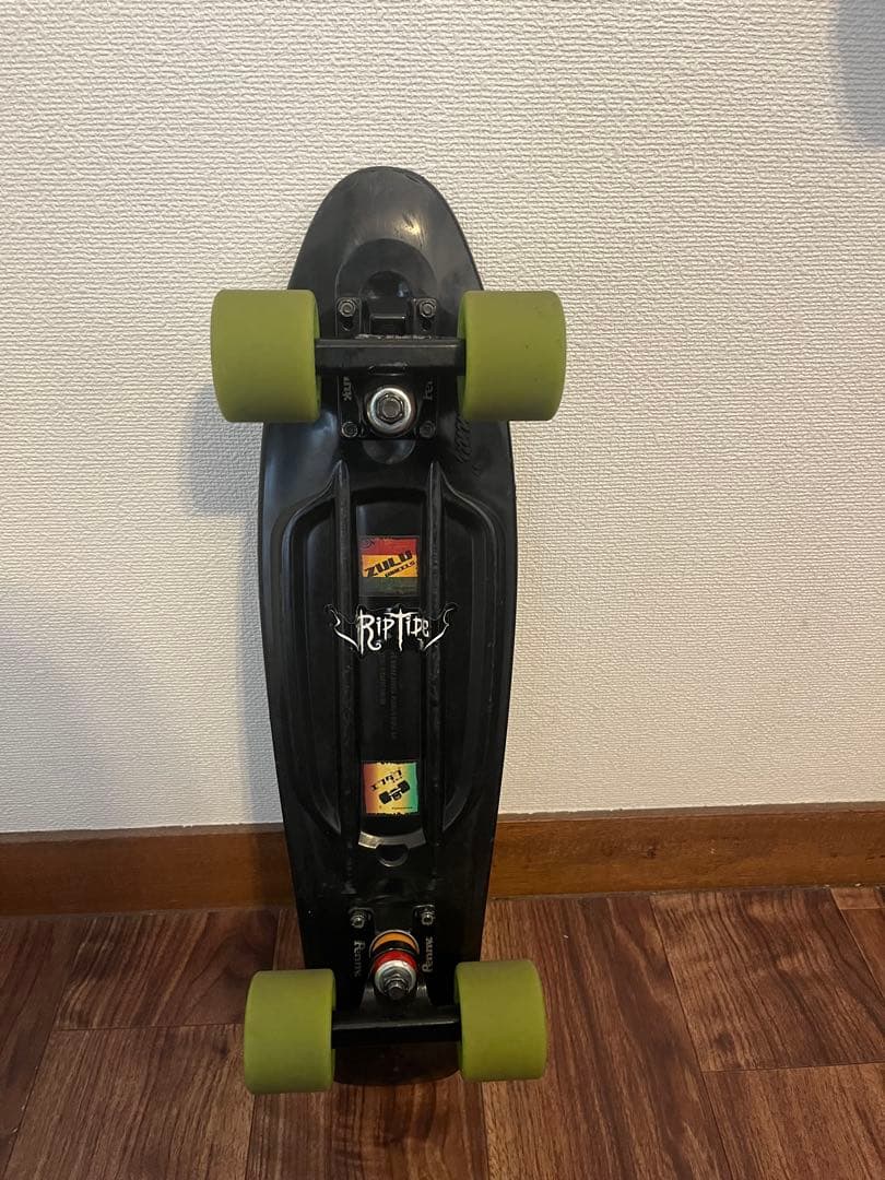 Penny Riptide ブラックスケートボード　22インチ