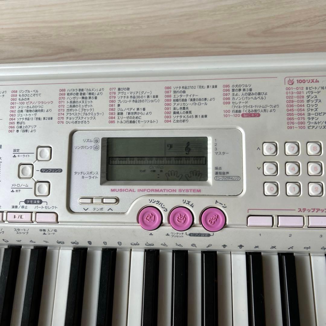 電子キーボード　カシオ　光ナビゲーション機能付き LUCE LK-105