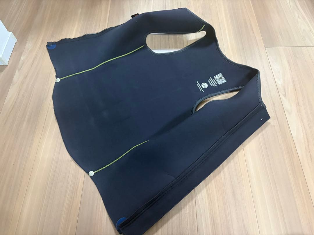 ★送料無料・美品★お洒落　BWETタッパ　ウエットスーツ　サーフィン