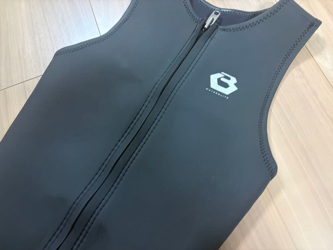 ★送料無料・美品★お洒落　BWETタッパ　ウエットスーツ　サーフィン