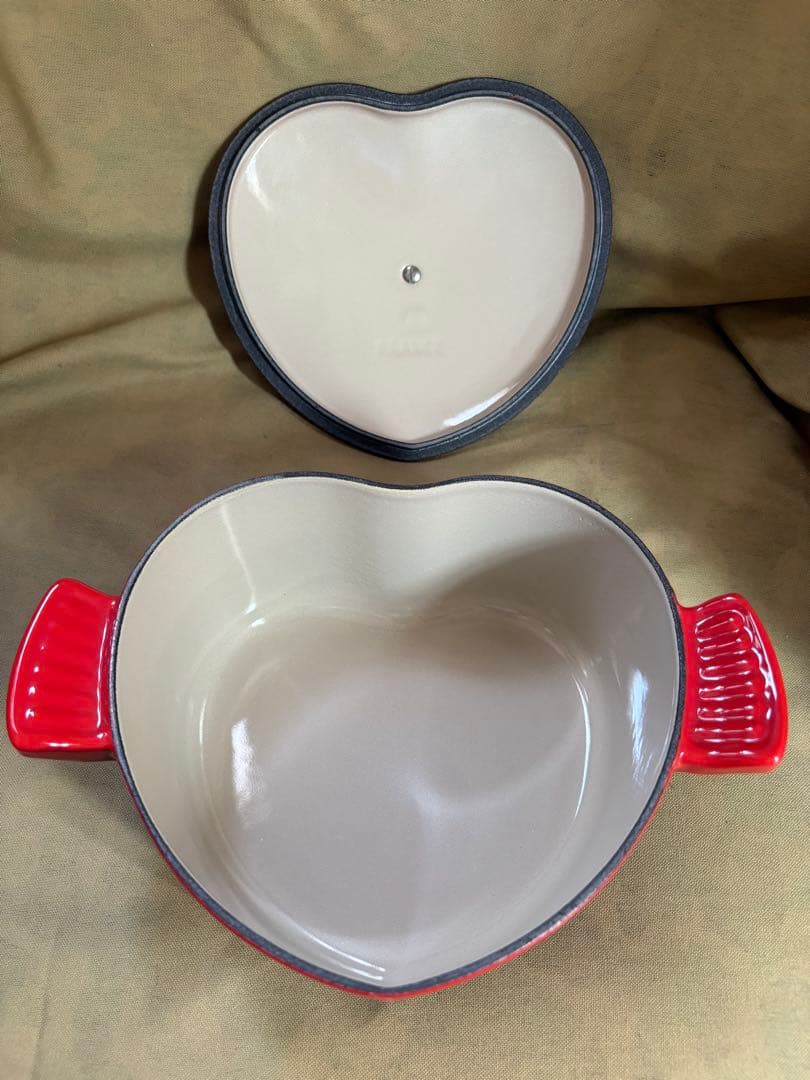 柴*き様 ハート型 鋳鉄製 両手鍋 赤　LE CREUSET(ル・クルーゼ)