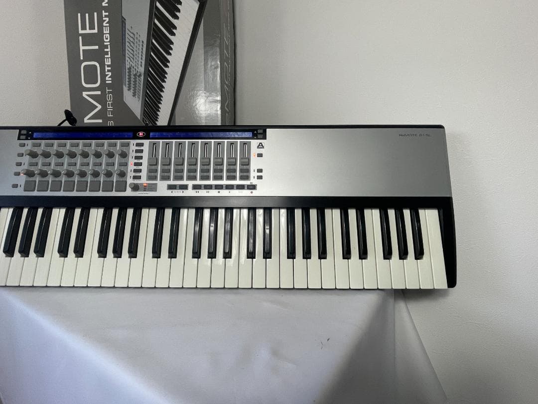 novation MIDI キーボード 61SL