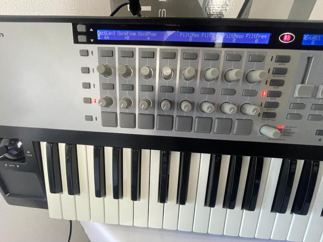 novation MIDI キーボード 61SL