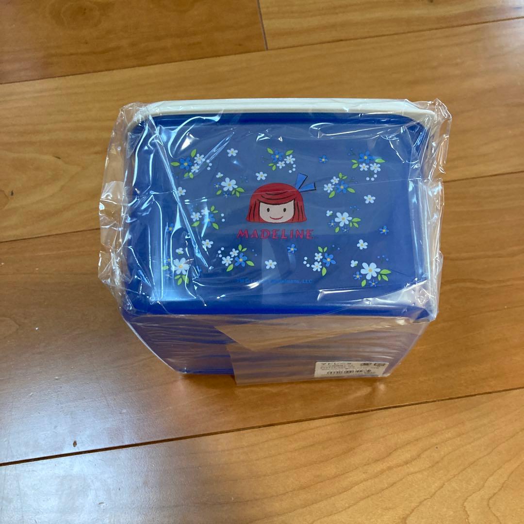 マドレーヌちゃん　　タッパー