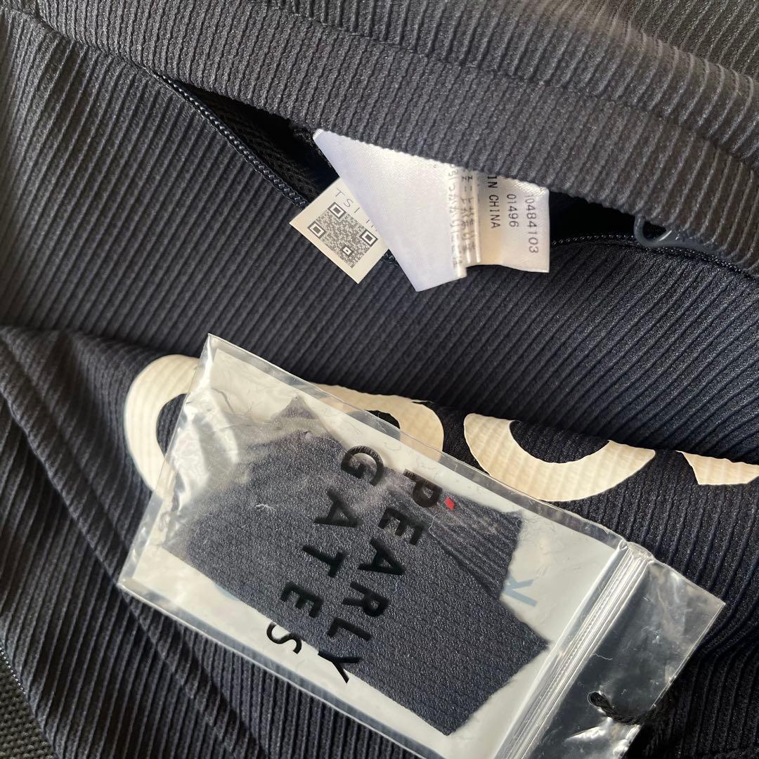 新品★28,600円 パーリーゲイツ 春夏ゴルフスカート 裾プリーツ 濃紺×白０