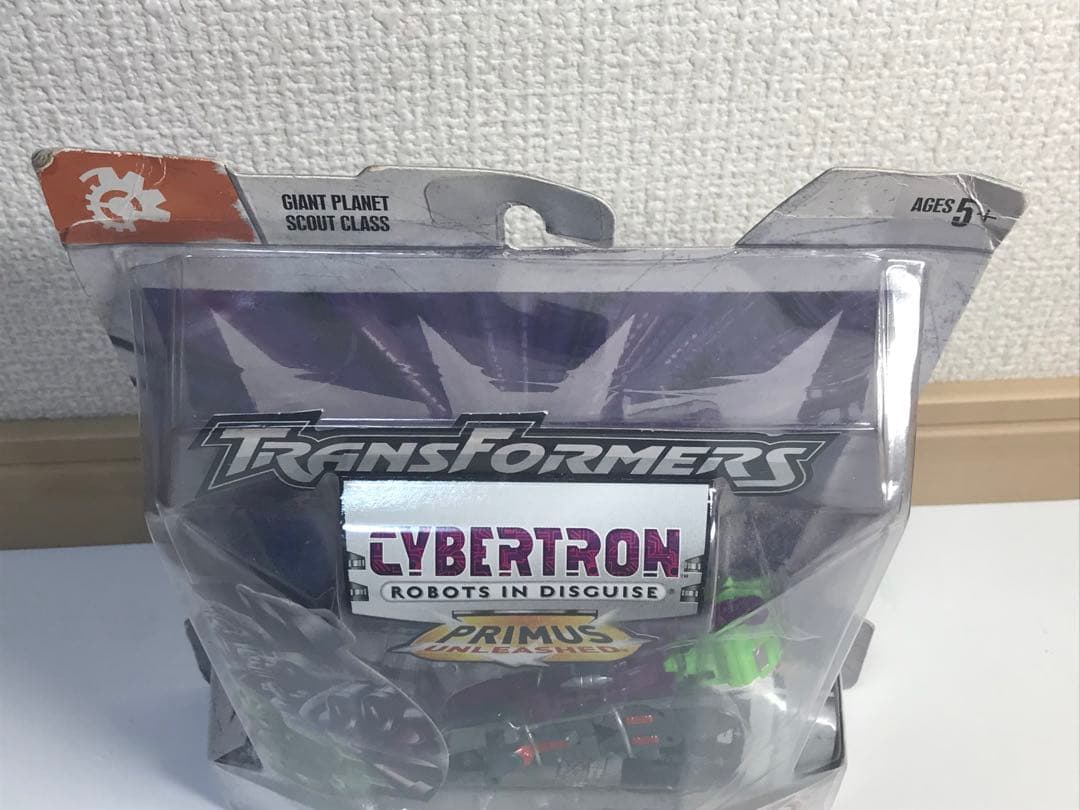 ジャイアントプラネットミニコンチーム　トランスフォーマー　フィギュア