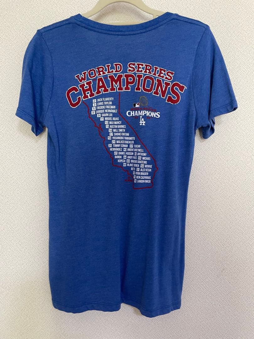 希少　MLB 2024ワールドチャンピオン　ドジャース 選手名Tシャツ　女性