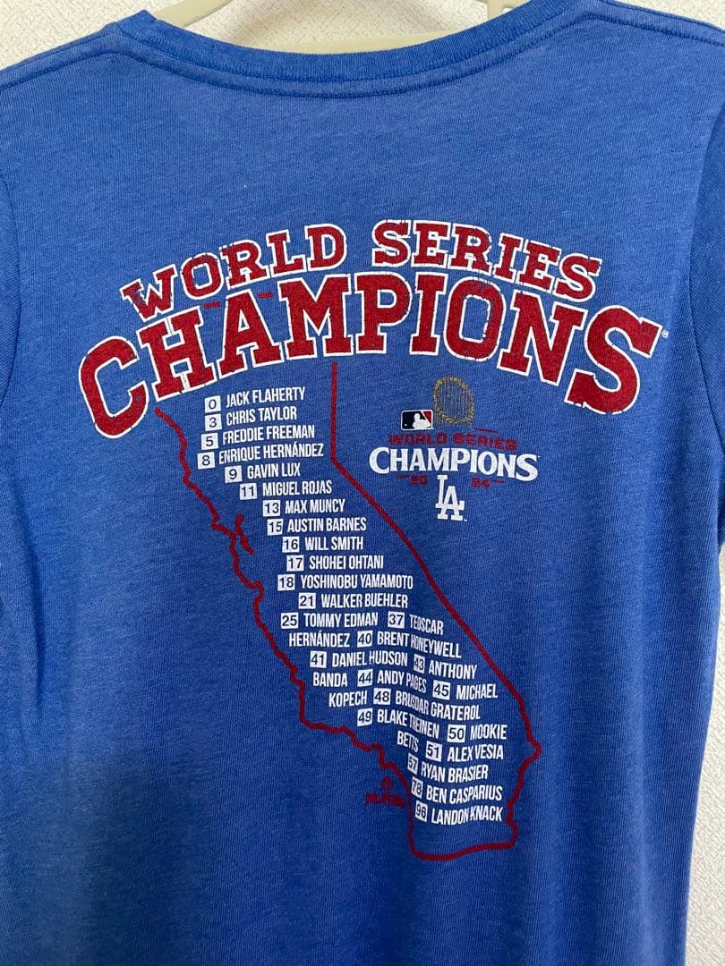 希少　MLB 2024ワールドチャンピオン　ドジャース 選手名Tシャツ　女性