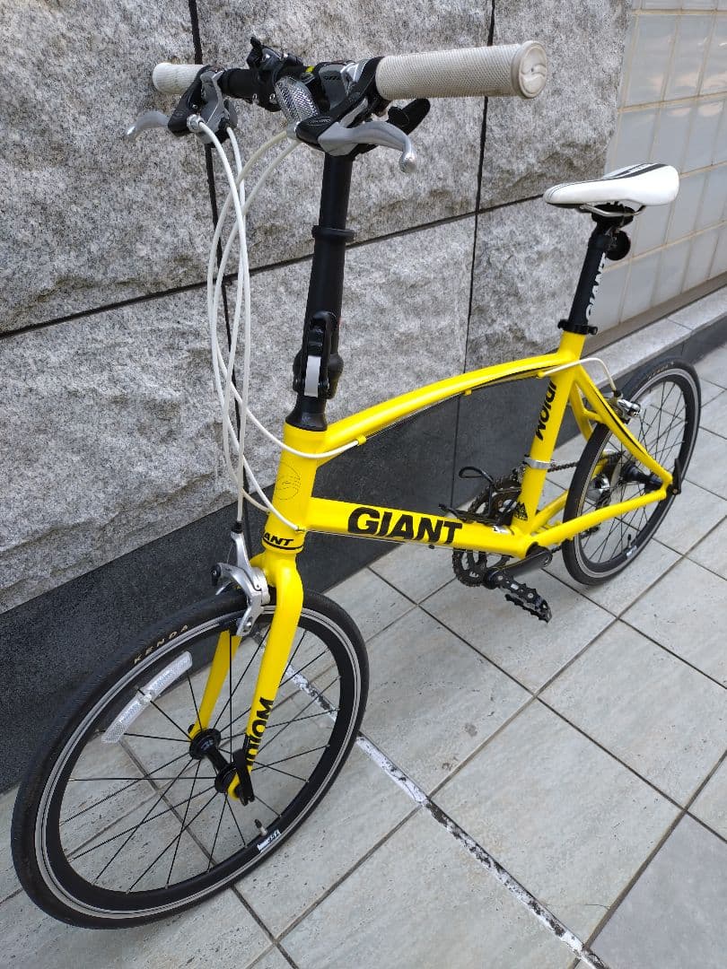 GIANT IDIOM 1 ミニベロ イエロー