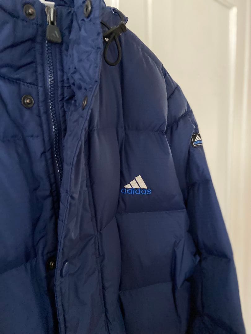刺繍ロゴadidas ダウン・フェザーコート　春のお買い得セール　3/31まで