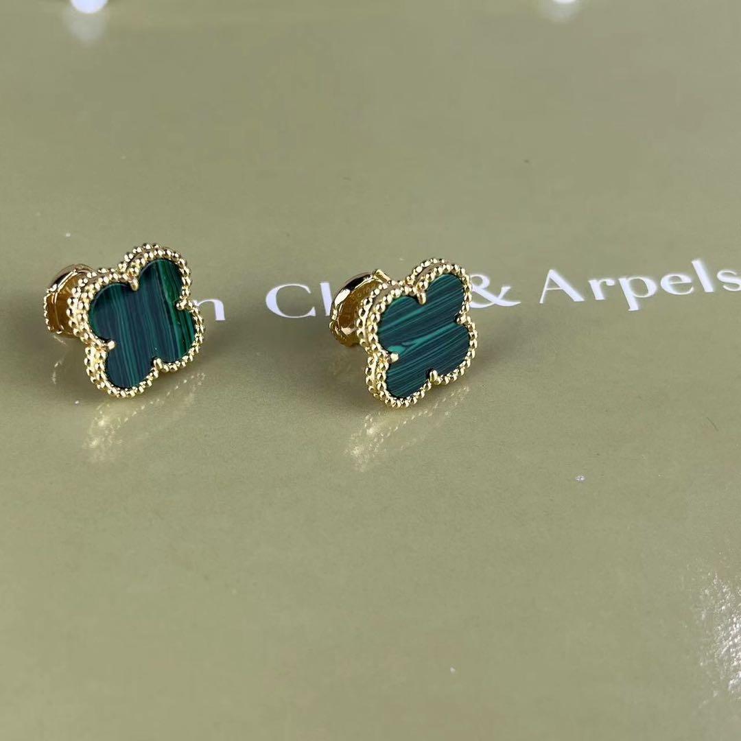 ヴァンクリーフ＆アーペル エメラルドグリーン ピアス ノベルティ