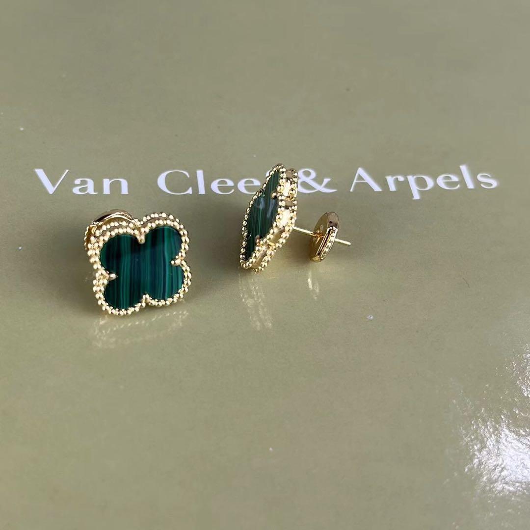 ヴァンクリーフ＆アーペル エメラルドグリーン ピアス ノベルティ