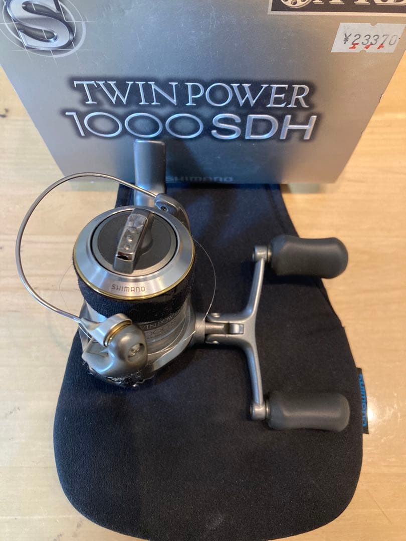 SHIMANO TWIN POWER 1000 SDH スピニングリール