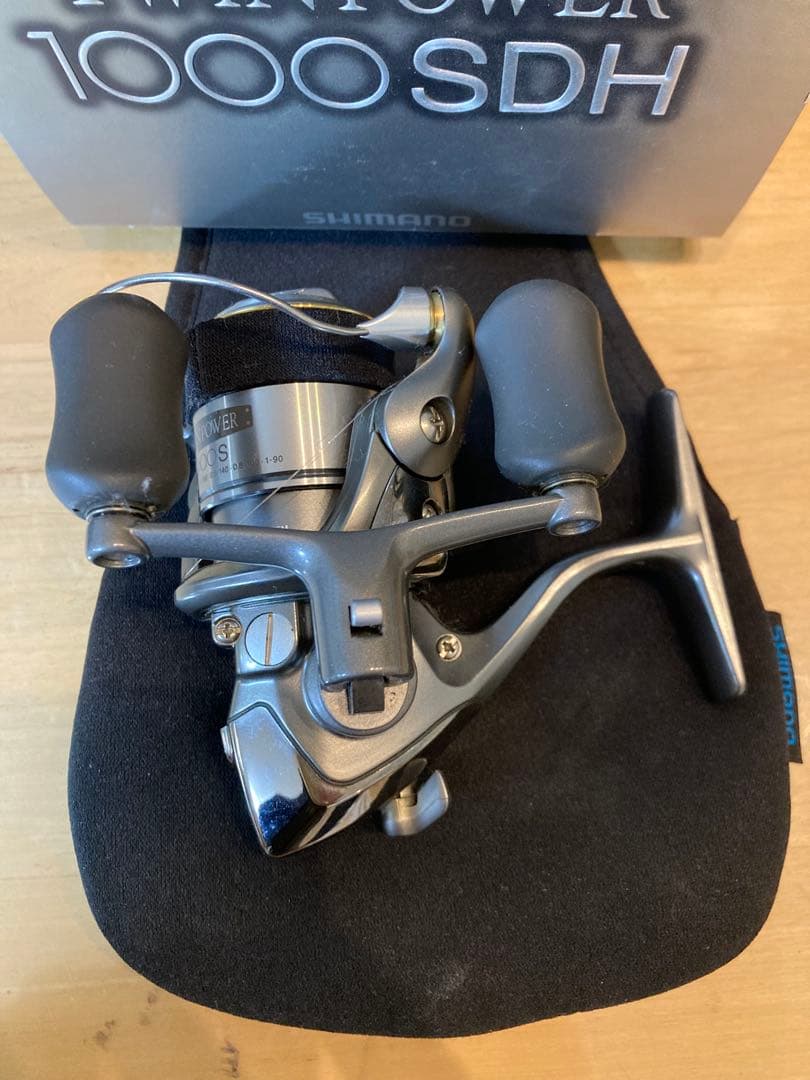 SHIMANO TWIN POWER 1000 SDH スピニングリール