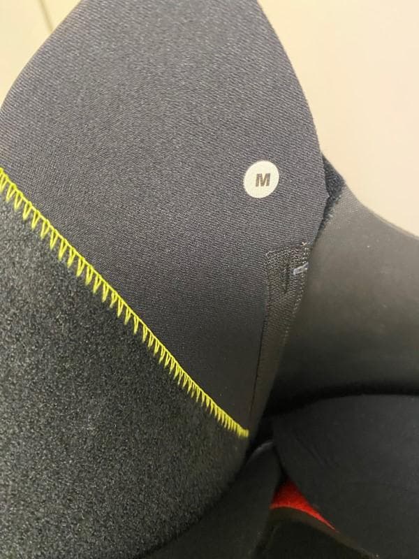 BEWET　ウェットスーツ　セミドライ　5×3ｍｍ　メンズMサイズ
