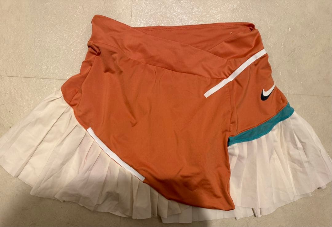 Nike テニスウェア スカート、トップスセット