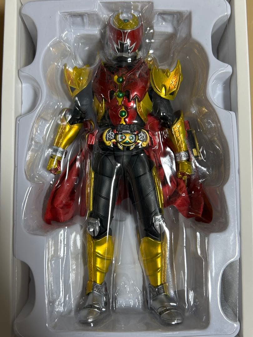 S.H.Figuarts 真骨彫製法 仮面ライダーキバ エンペラーフォーム