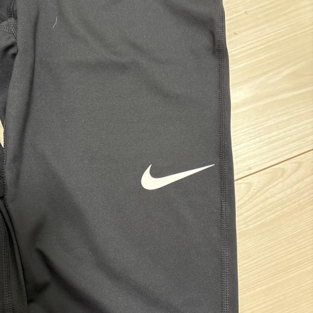 Nike タンクトップとショートパンツセット