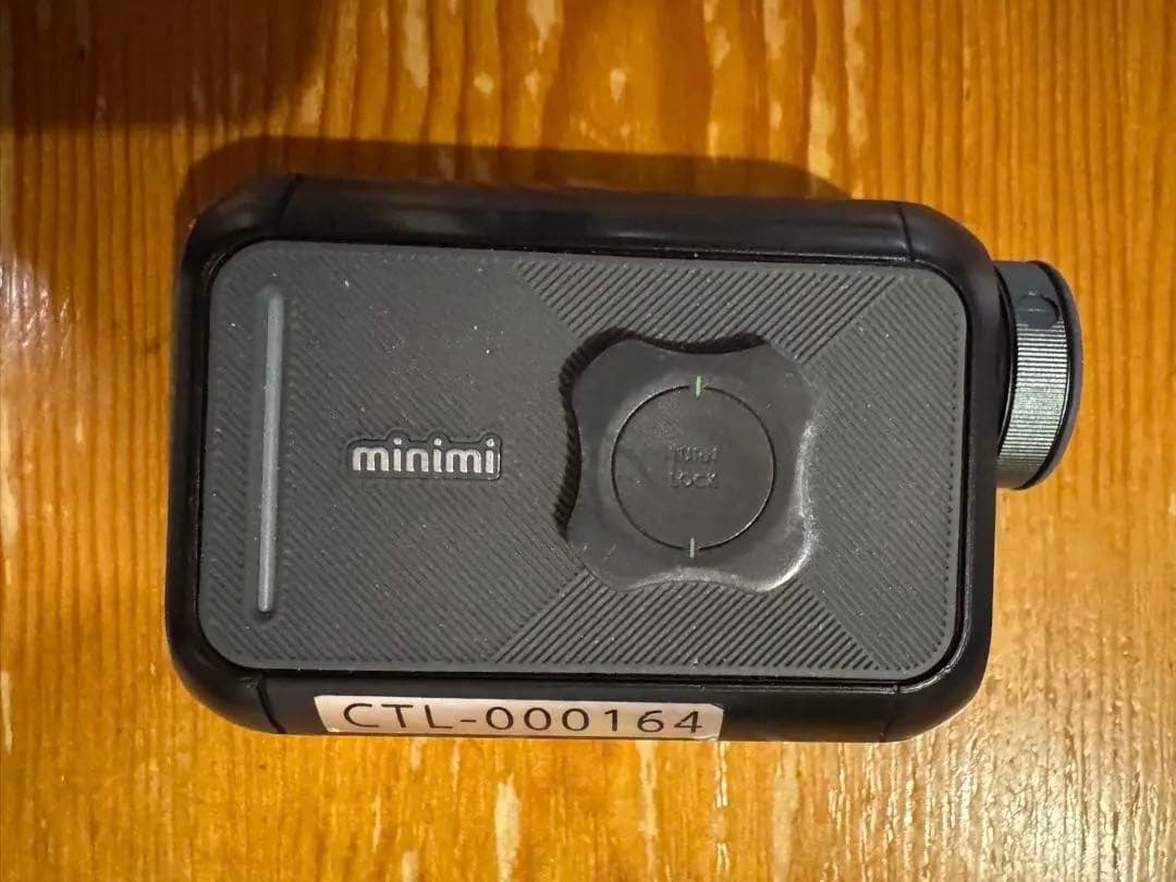 コンパクトで使いやすいゴルフ用距離計CaddyTalk minimi LT