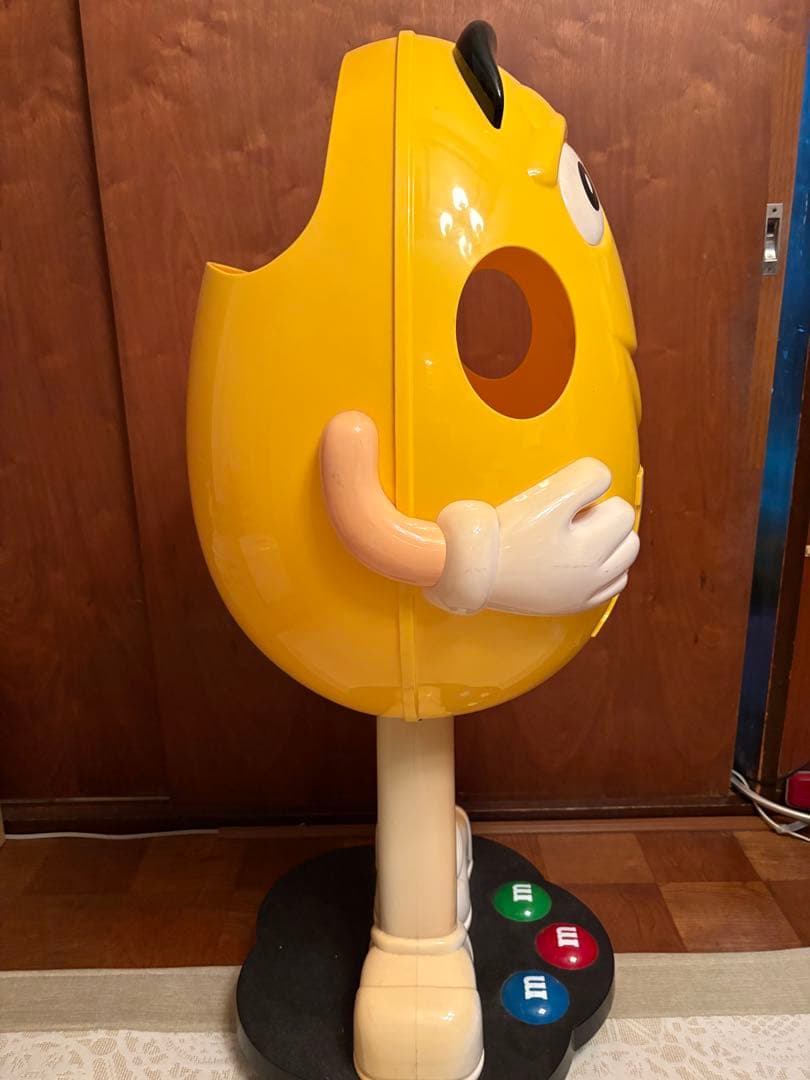 M&M's イエロー ディスプレイ user_dd4d664c