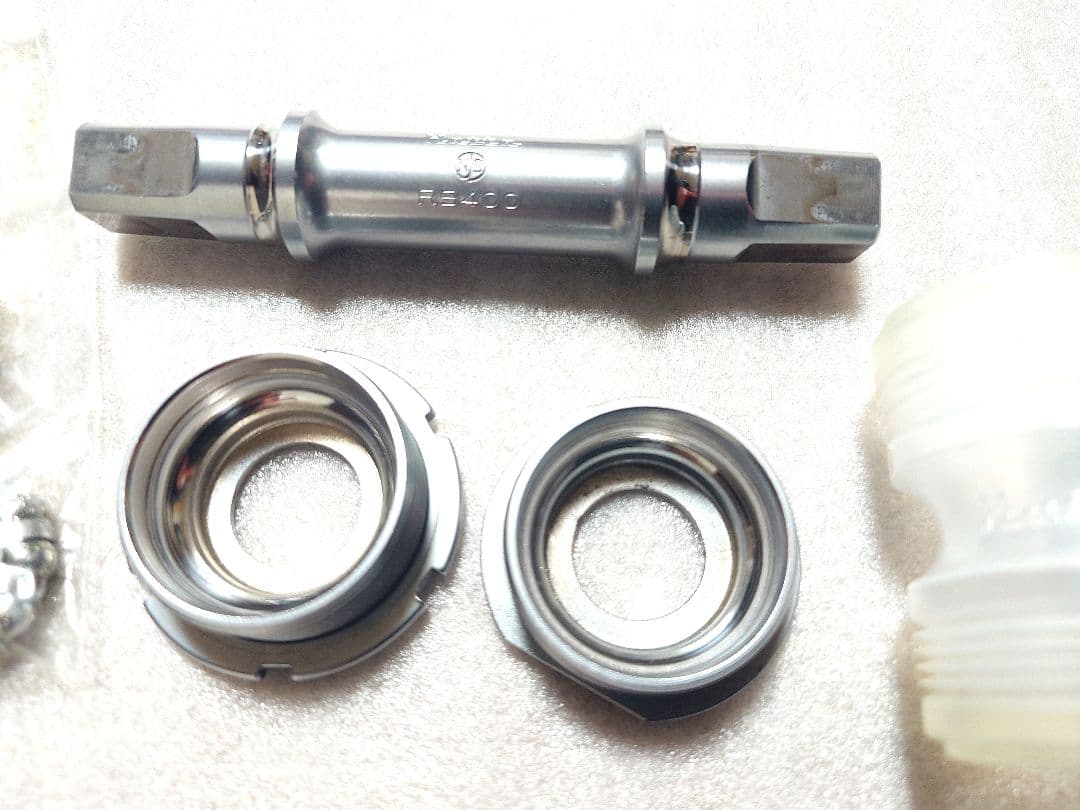 『Hatta』R9400 NJS カップ&コーン ボトムブラケットBC-1.37