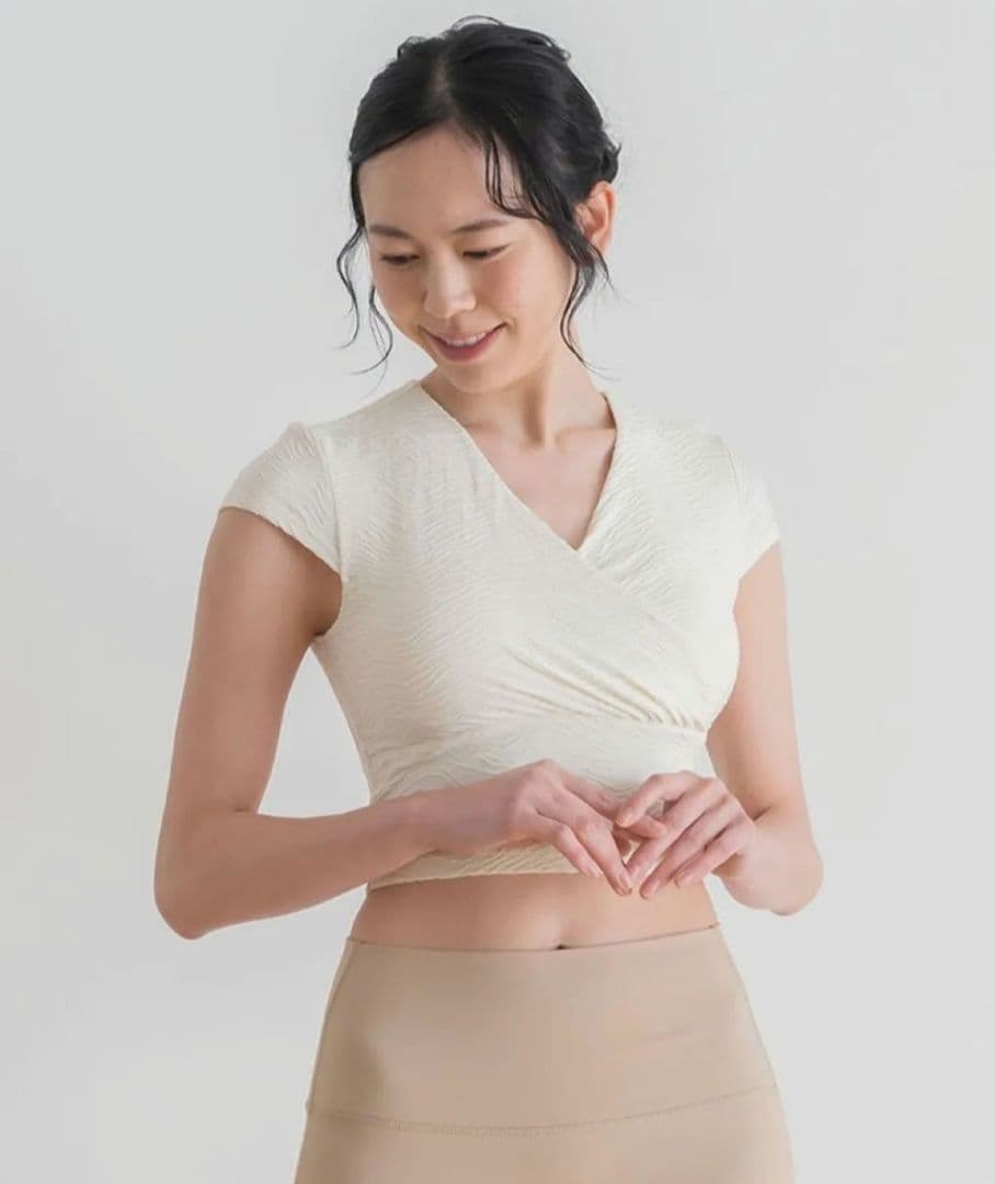 人気完売 SUKALA キャップスリーブトップス LAVAホットヨガスタジオラバ