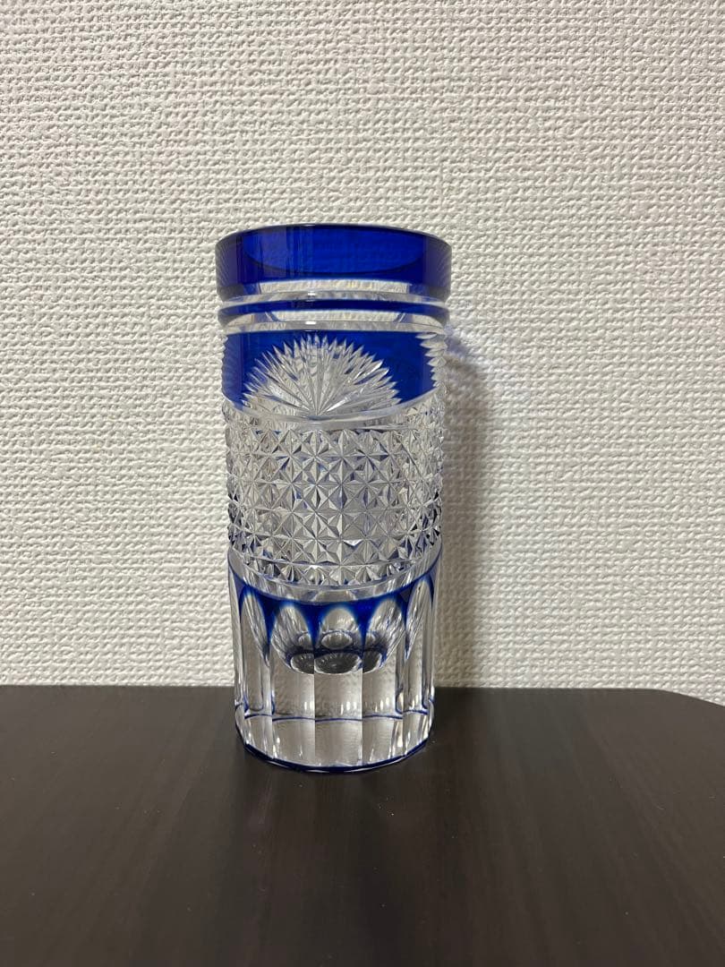 メルカリ市価格！！ 江戸切子クリスタルガラスの花生 桐箱付き