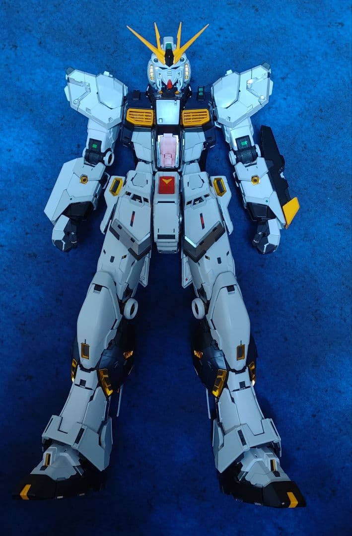 PGU νガンダム　LEDユニット組込み素組
