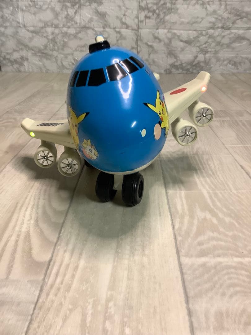 トミカキッズ　ポケモン全日空飛行機ラジコン&プルバックカー飛行機