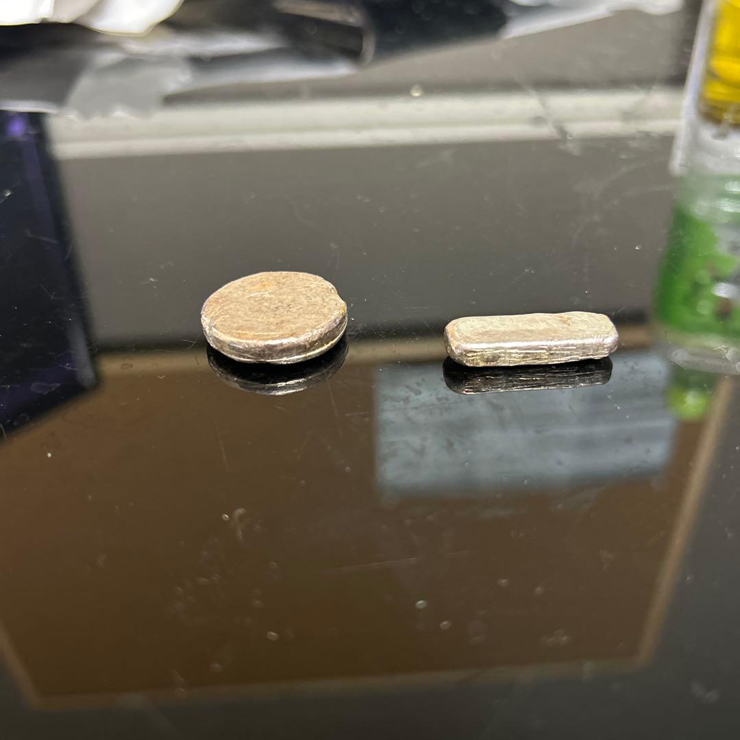 銀塊　約35.50g （銀杯溶解品①24.22g ②11.23g）