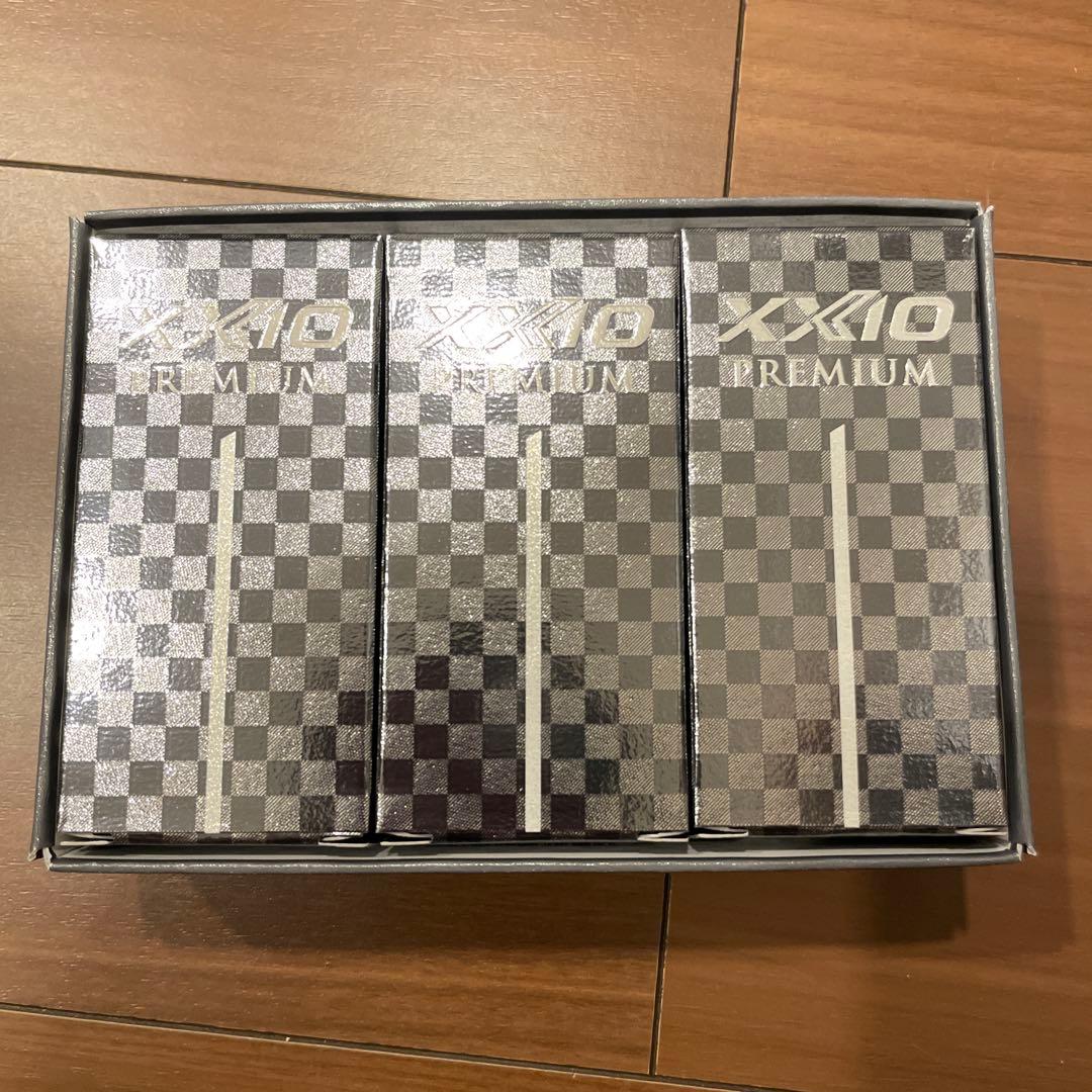 XXIO プレミアム　ロイヤルプラチナ ゴルフボール 1/2ダース×2