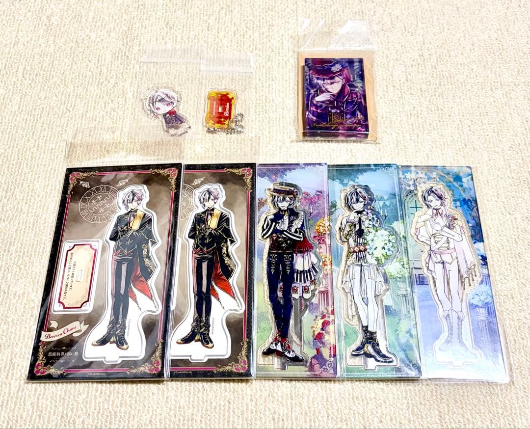 悪魔執事と黒い猫　ベリアン　缶バッジ　ぱしゃこれ　アクスタ等　まとめ売り