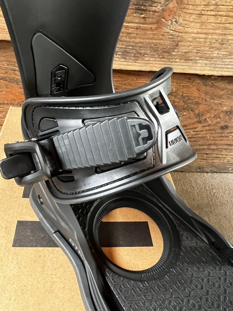 c*n様 新品　UNION STRATA ビンディング ブラック S 24-25
