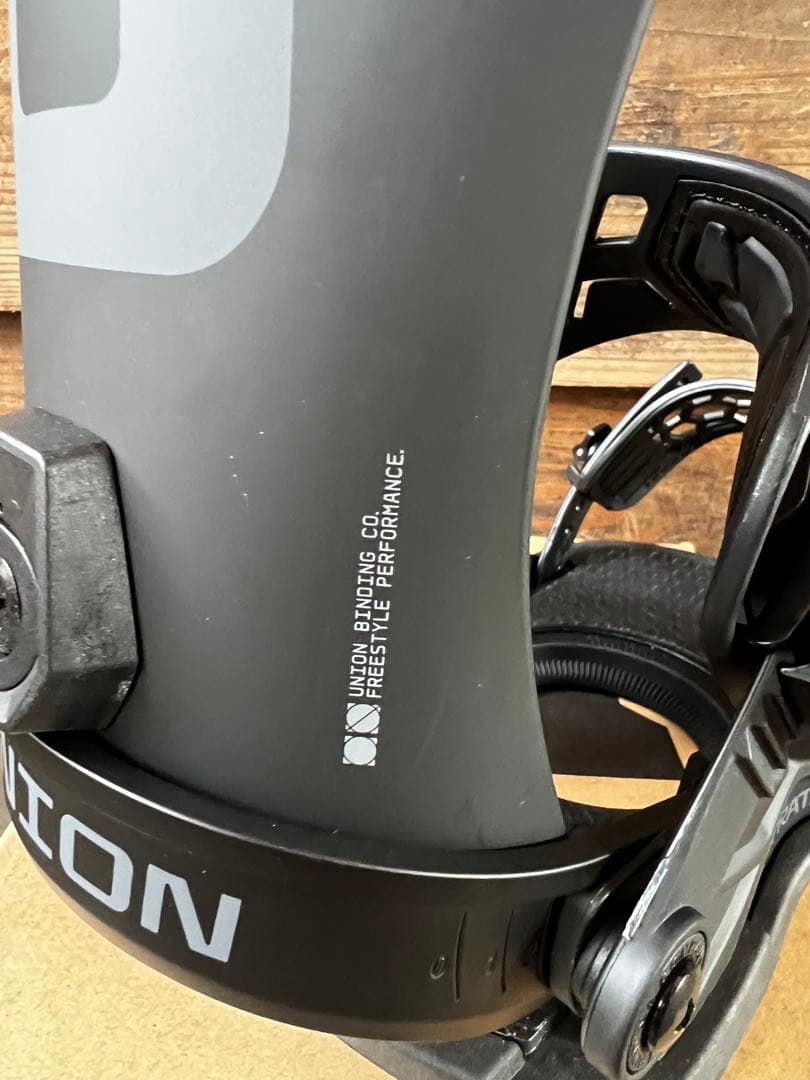 c*n様 新品　UNION STRATA ビンディング ブラック S 24-25