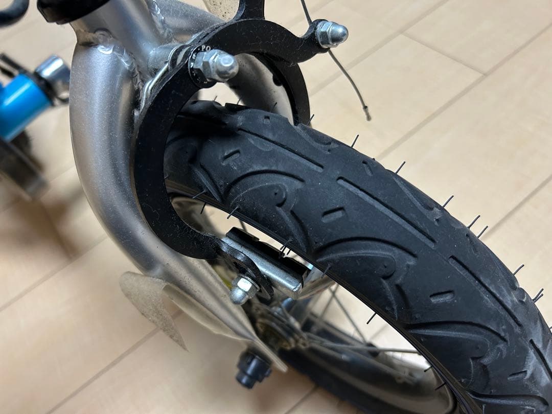 HenshinBike スタンド　ヘルメット付き