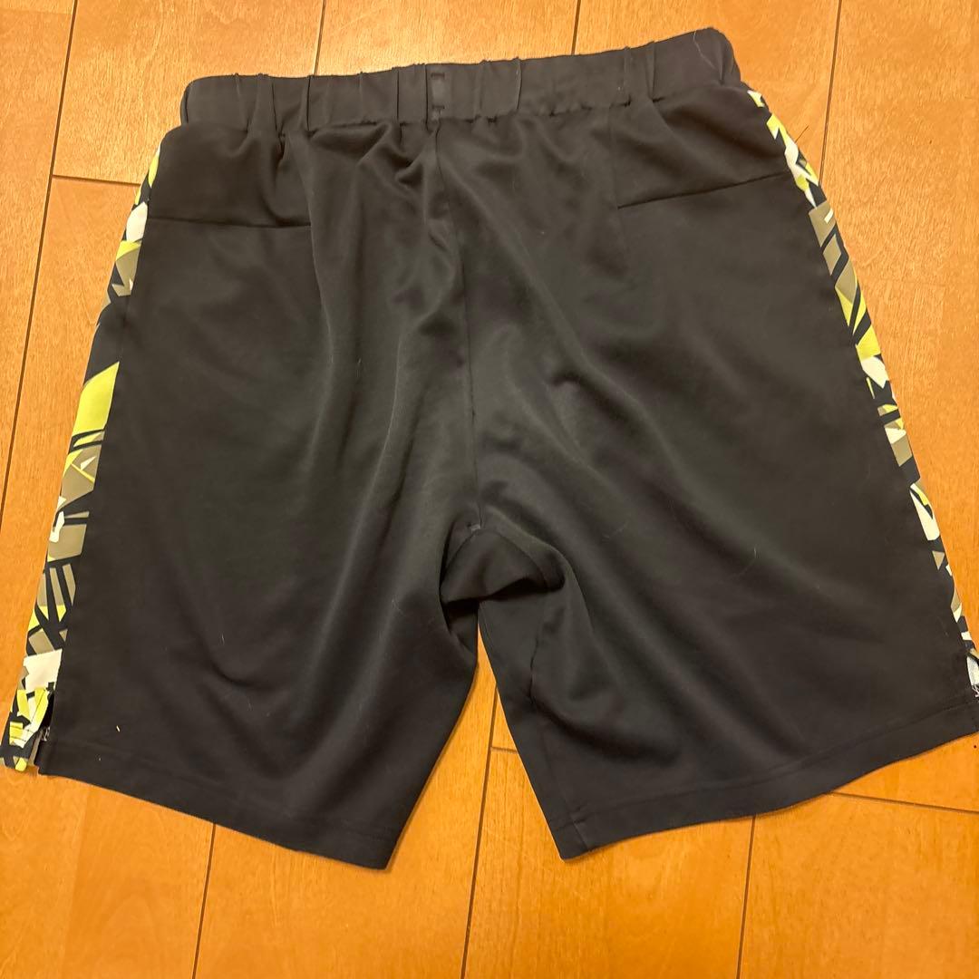 YONEX ハーフパンツ ブラック/イエロー JP M