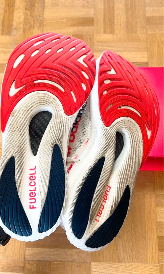 New Balance FuelCell フューエルセルエリートv2 26.5