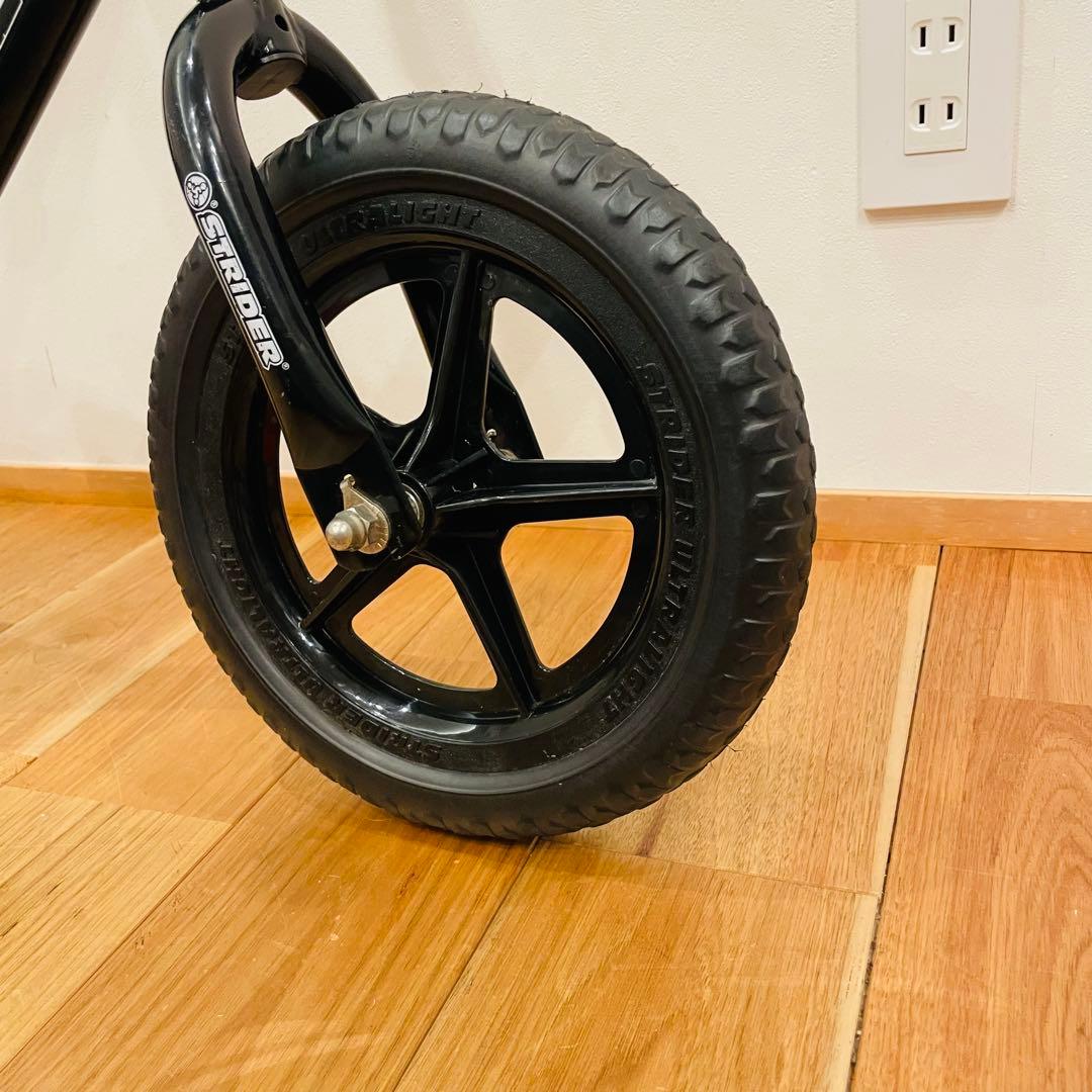 良品 ストライダー スポーツ バランスバイク 12インチ ブラック 黒