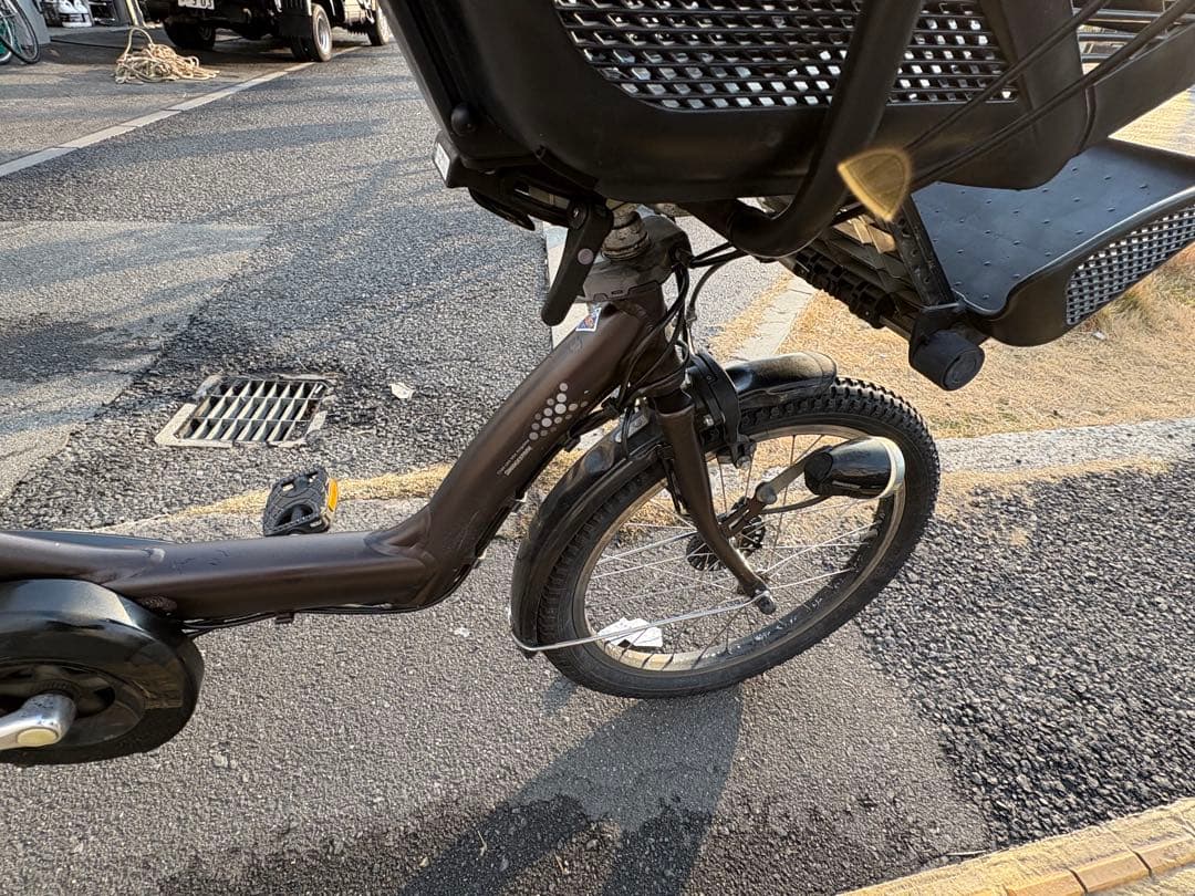 中古20㌅ブリヂストン電動アシスト自転車　12.8Ah 大阪　021番