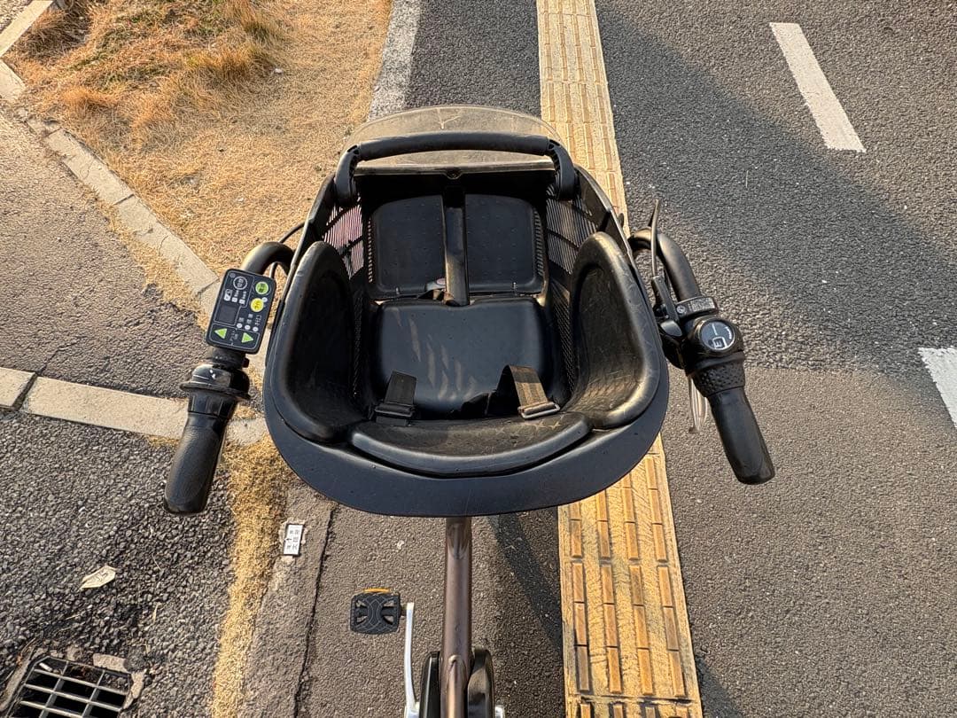 中古20㌅ブリヂストン電動アシスト自転車　12.8Ah 大阪　021番