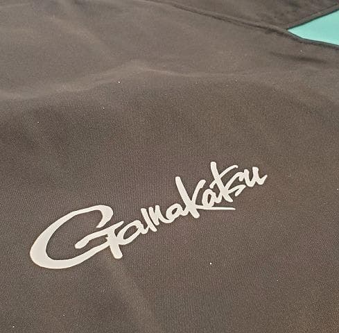 釣具 がまかつ ウィンドブレーカー 黒×ミントグリーン系 Fサイズ 非売品