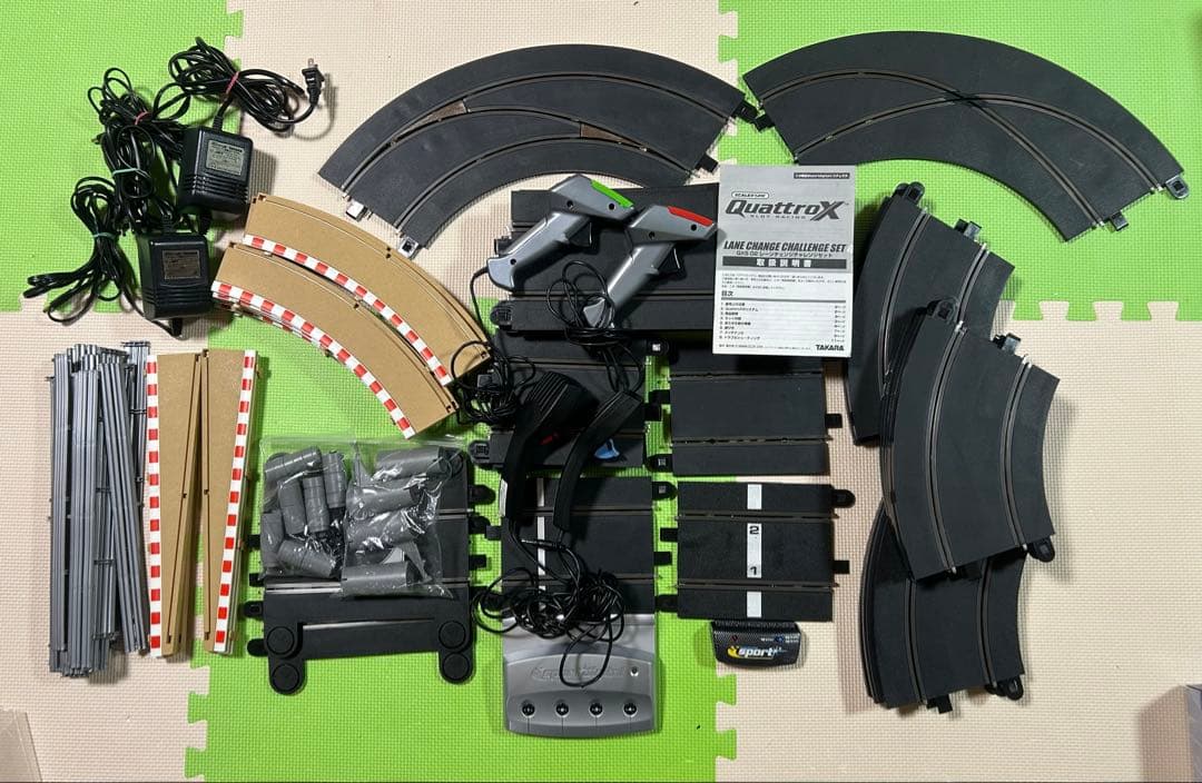 スロットカー　コースセット 35枚 クアトロックス ミニカー Quattrax