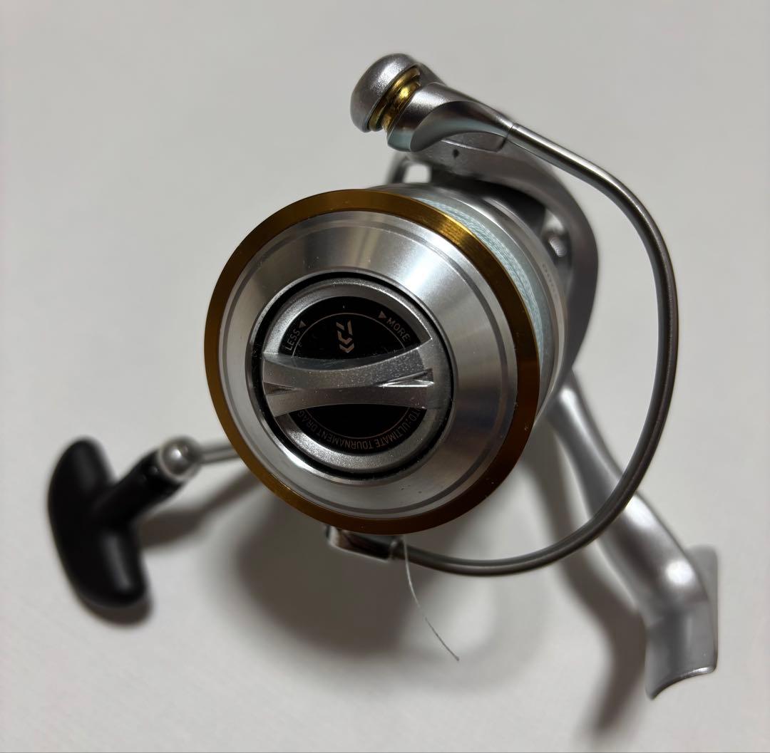 スピニングリール　DAIWA CALDIA 3000