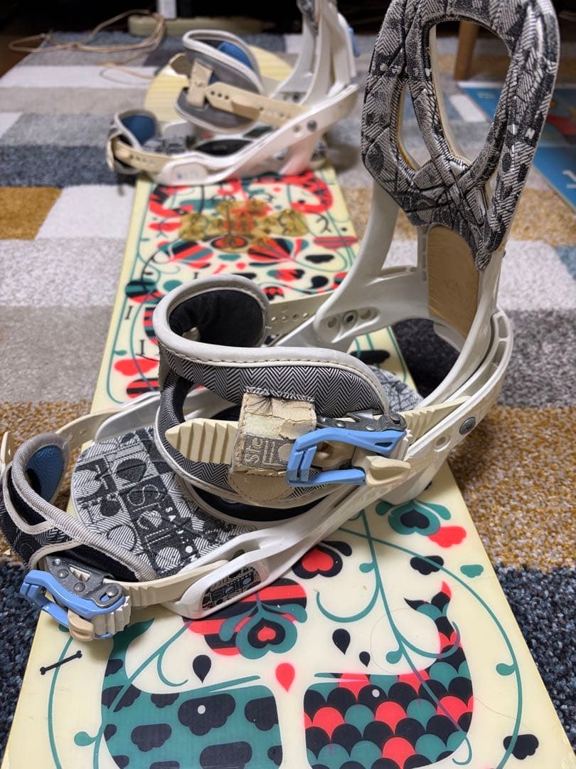 Salomon スノーボード カラフルデザイン