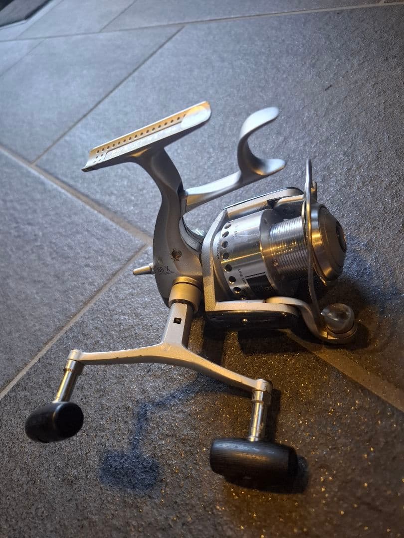 BBX　テクニウム　3000　希少！ダブルハンドル　釣り　リール