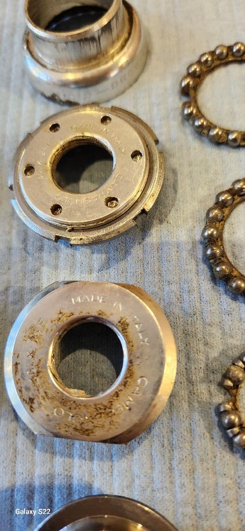 Campagnoloボトムブラケット パーツ　写真のものが全てです。