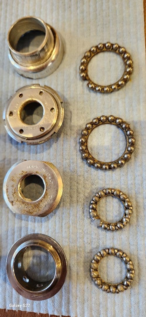 Campagnoloボトムブラケット パーツ　写真のものが全てです。