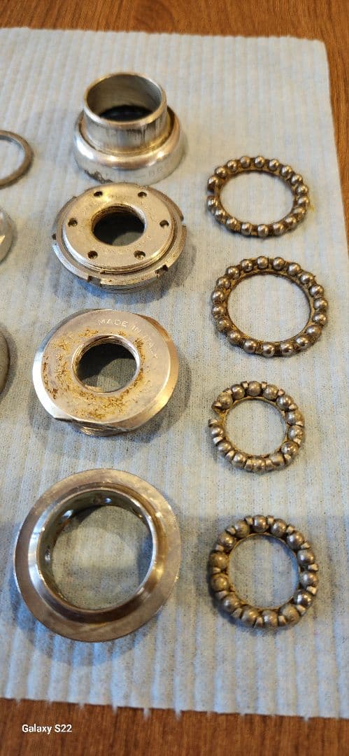 Campagnoloボトムブラケット パーツ　写真のものが全てです。